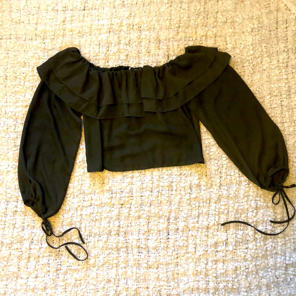 Off the Shoulder Ruffle Crop Top